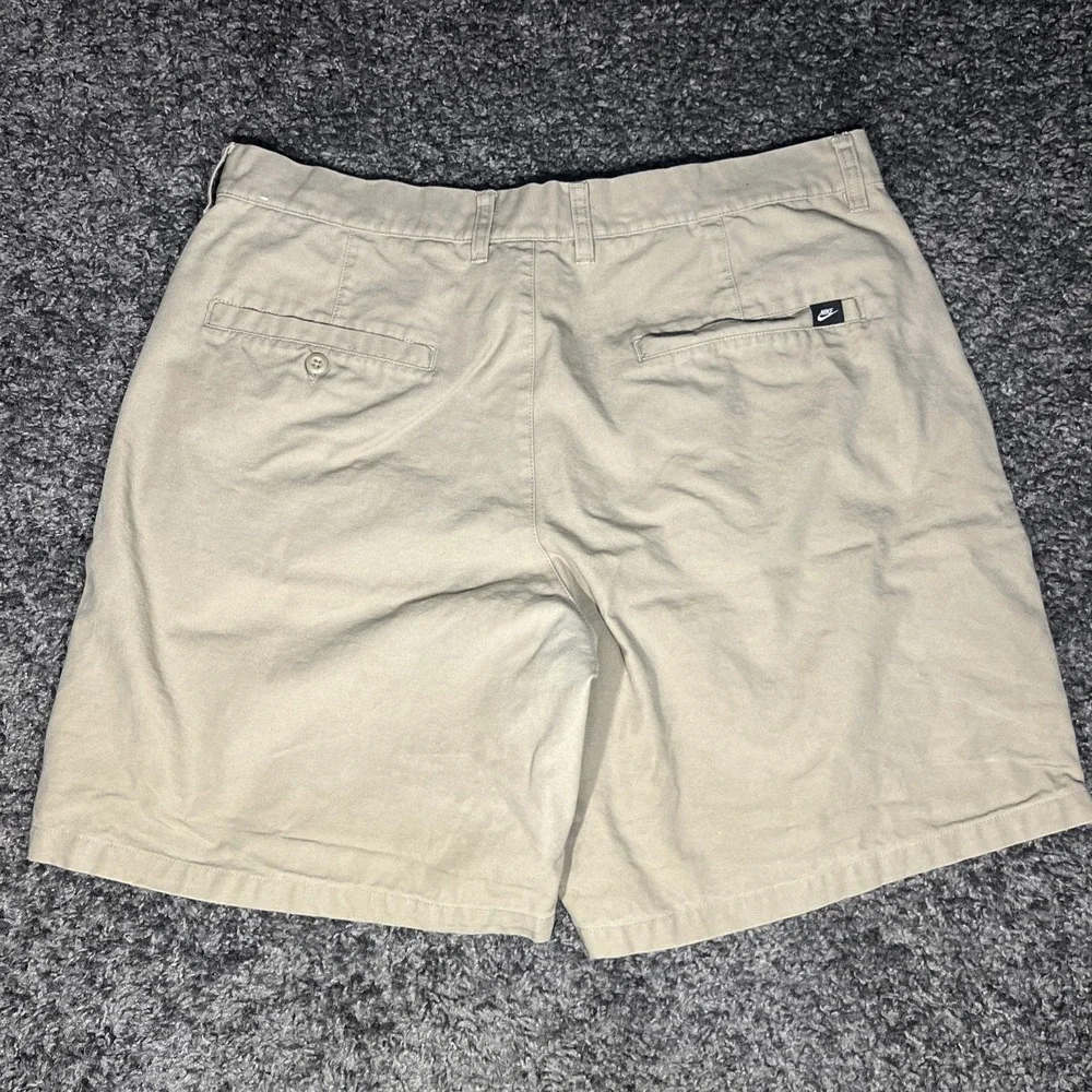 Nike Mens Mid Rise Tan Size‎ 34 Shorts Cotton Chino Flat Front With Pockets